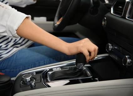 Cambios en la Ley de Tr&aacute;nsito bonaerense: qu&eacute; pasar&aacute; con la prioridad por derecha y los autos autom&aacute;ticos