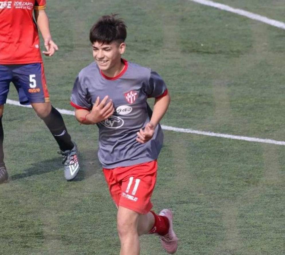 Marcial juega en CFC y en el Deportivo Vicente Casares.