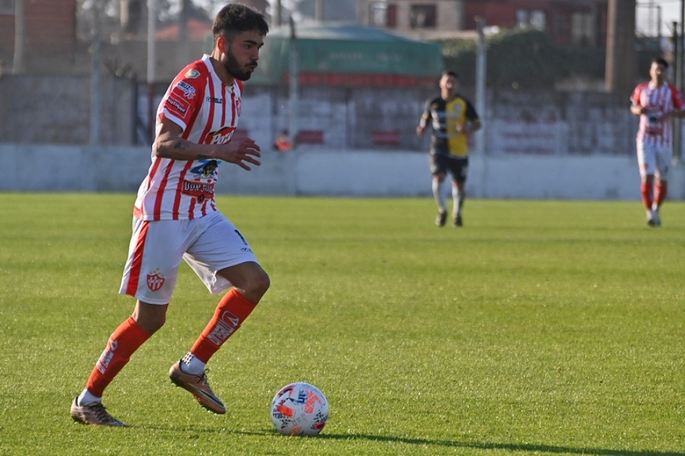&quot;Bebu&quot; Morales, el autor del gol y la figura de la tarde.