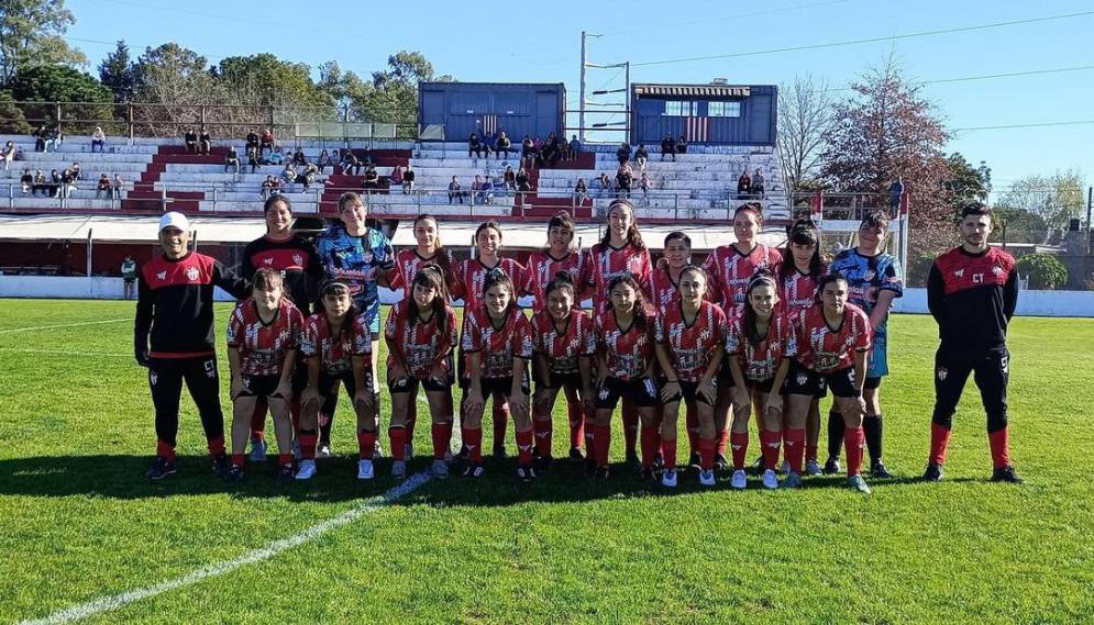 El plantel que logró el triunfo en casa.