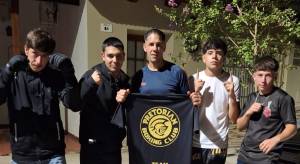 Los pugilistas y el profe de “Pretorian Fight”.