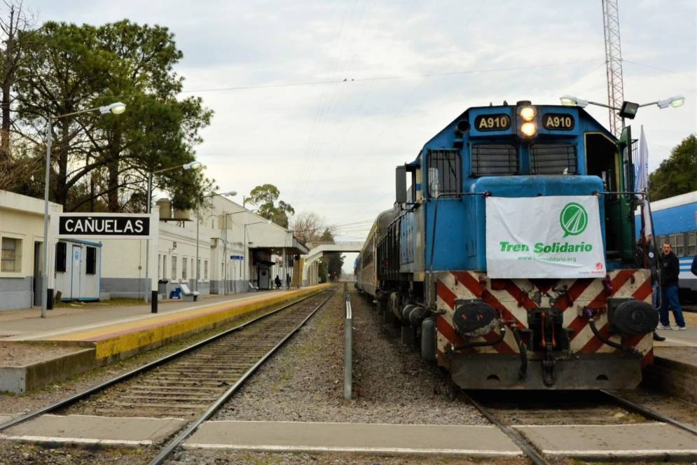 El tren solidario pasando en su campaña de septiembre pasado. 