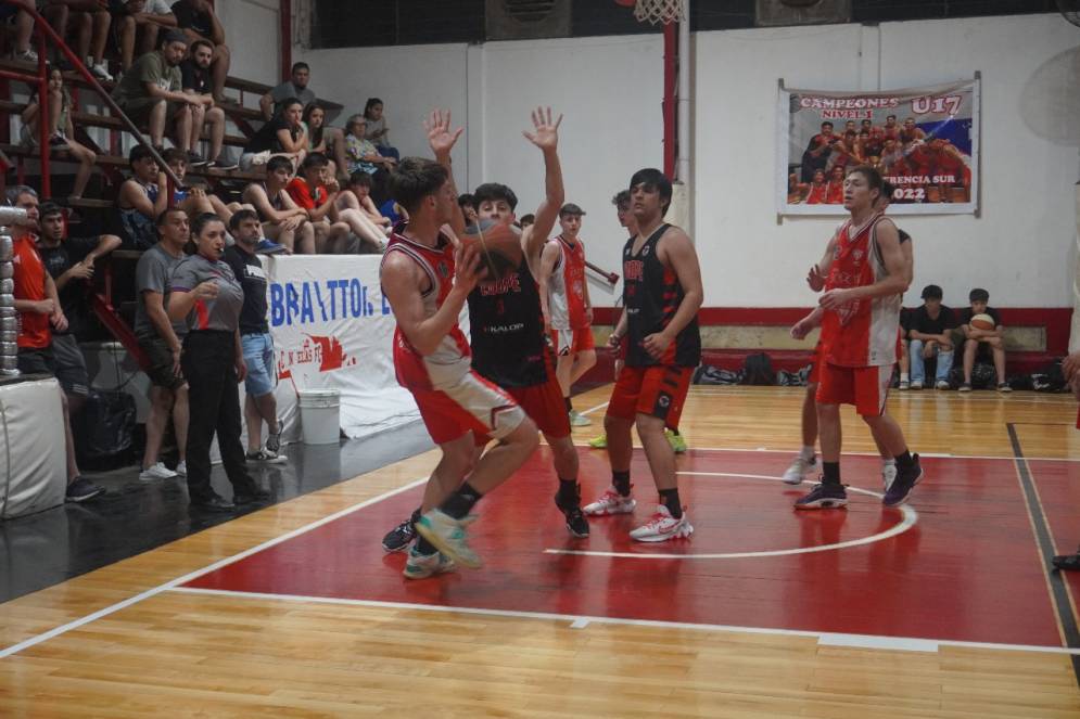 Una postal de la noche del lunes en el Microestadio Arín.