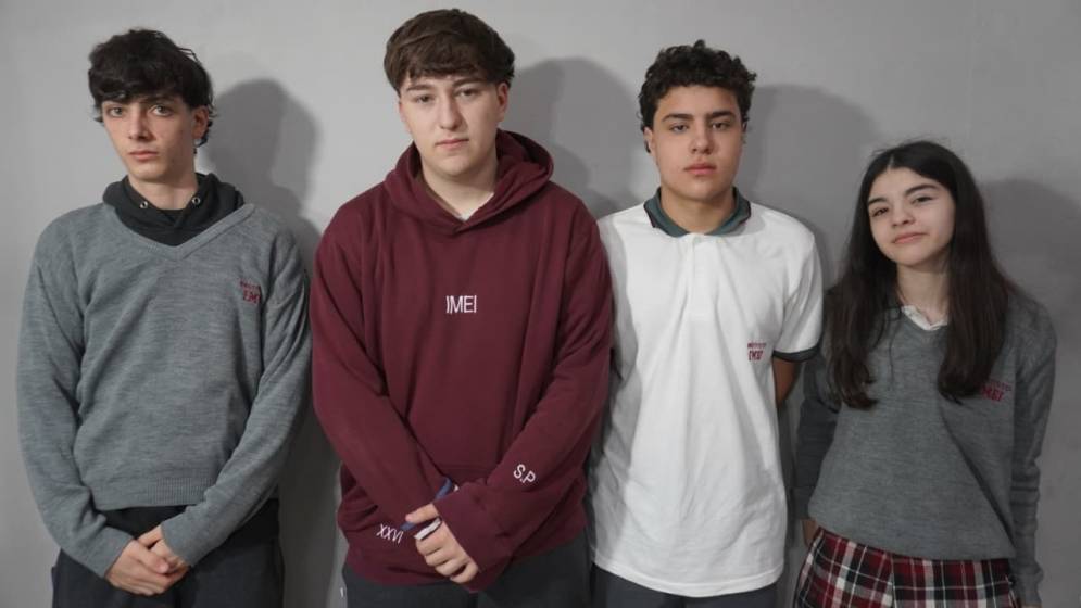 Los alumnos promocionaron la movida en los estudios de NacPop.