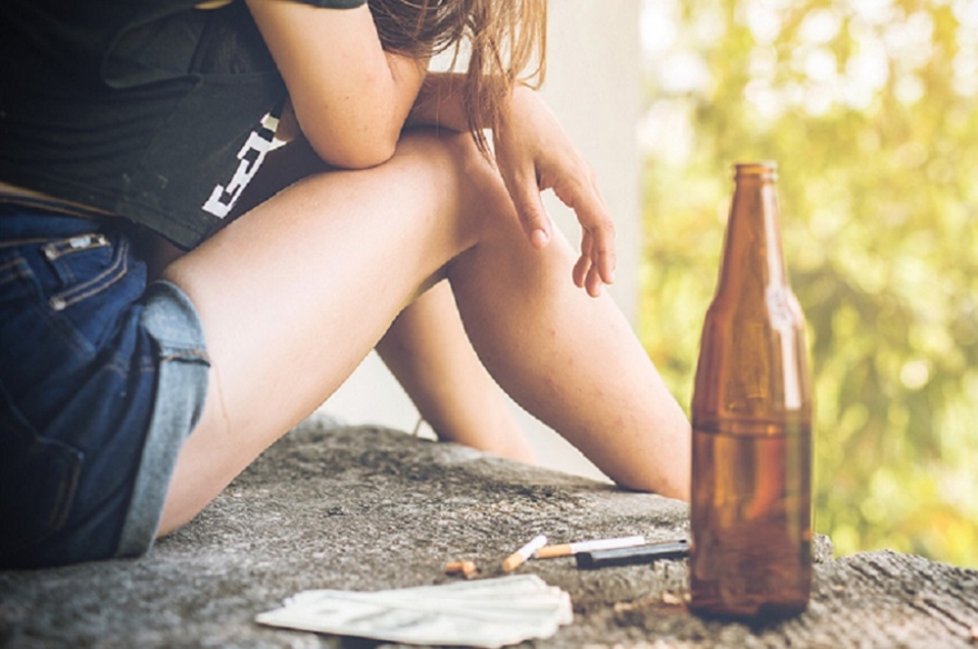 Brindan capacitación sobre consumos problemáticos
