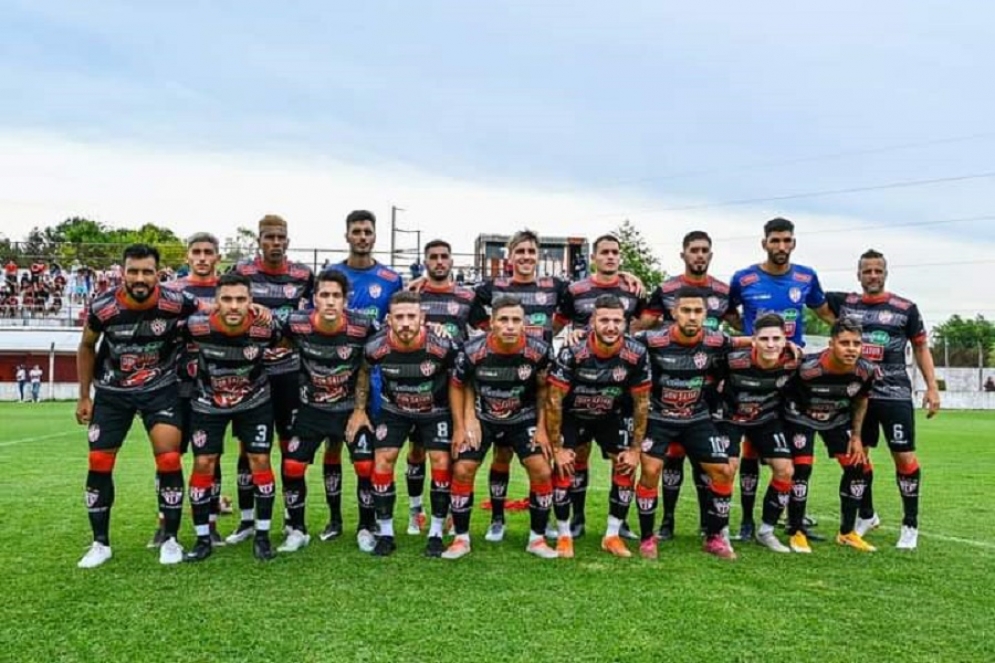 El plantel que logró el ascenso ante Real Pilar. Ph: prensa CFC.