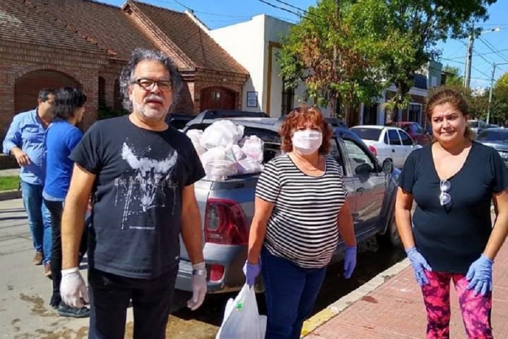 Gremios docentes participaron de la logística de la primera entrega.