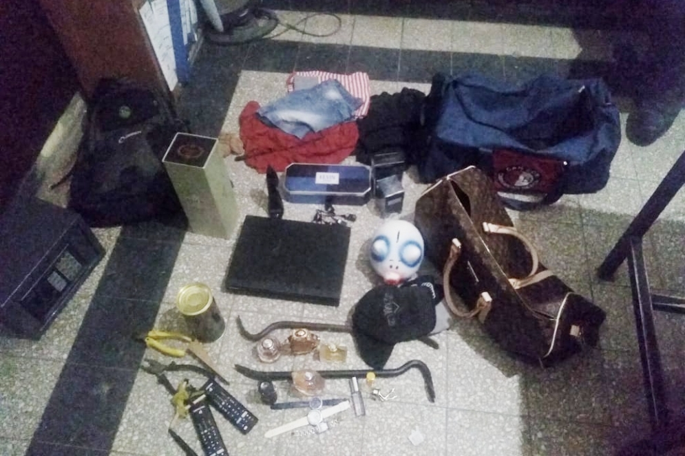 Las pertenencias recuperadas por la policía.