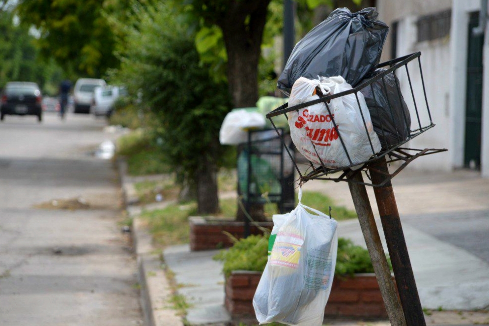 Recomiendan no sacar las bolsas después del 31 al mediodía.