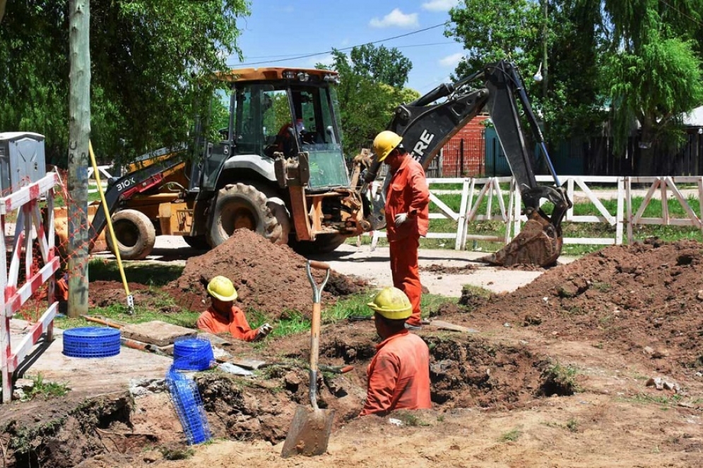 Se harán obras de agua potable en barrios y localidades. 