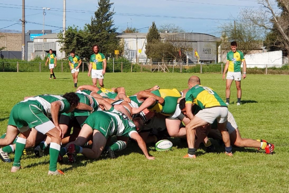 &quot;Fico&quot; Baquero esperando para sacar la guinda del scrum.