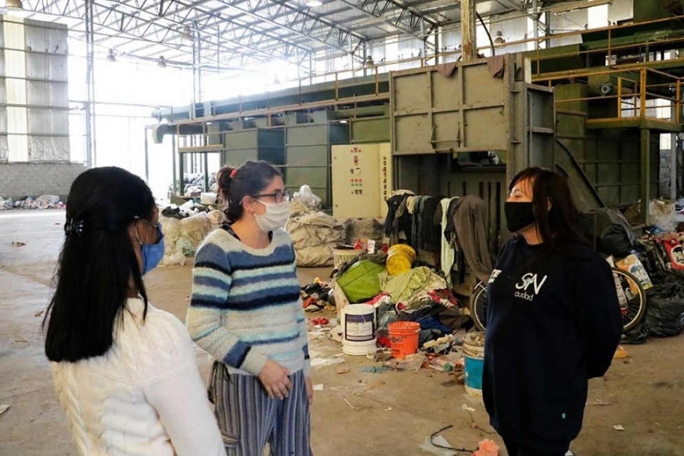 Marta Ferraro junto a la directora nacional de Políticas de Reciclado con Inclusión Social, María Castillo. 