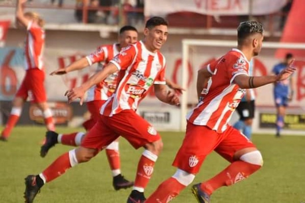 Transmite la radio líder desde Berisso.