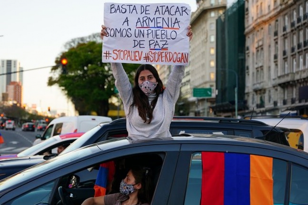 Postal de la &quot;Caravana por la Paz&quot;, realizada la semana pasada en la Ciudad de Buenos Aires. (Foto: Infobae).