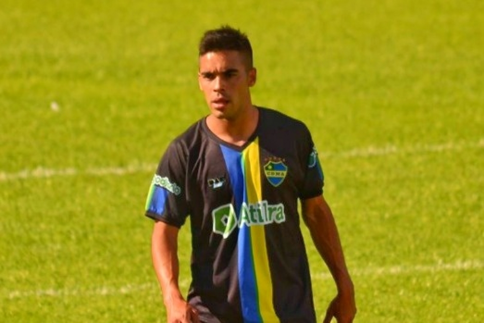 Suárez Costa defendiendo la camiseta de Alem.
