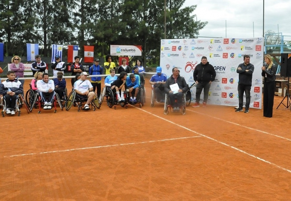 Fassi hablando en la inauguración del torneo. 