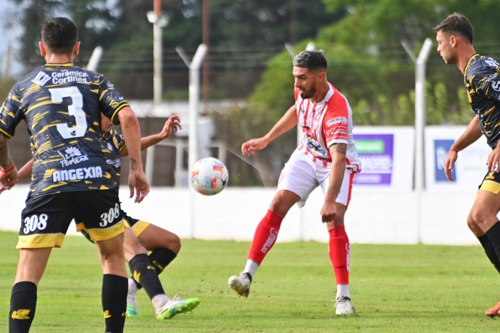 El &quot;canario&quot; voló alto en el estadio Arín