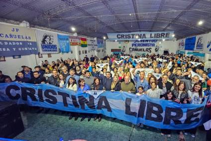 La militancia se reuni&oacute; en Ca&ntilde;uelas con la consigna &ldquo;Cristina Libre&rdquo;