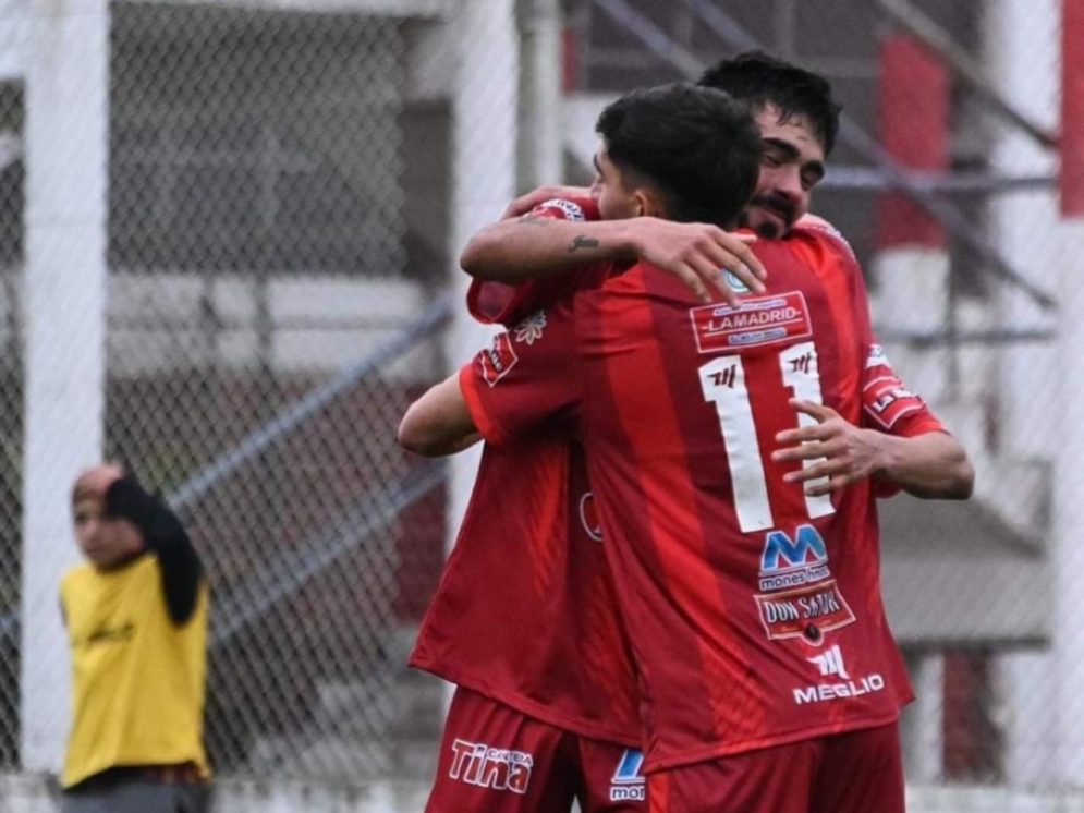 A Morales se le abrió el arco en el complemento. Ph: prensa CFC.