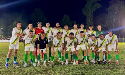 Liga de Lobos: Uribelarrea FC se iluminó y se metió a la final
