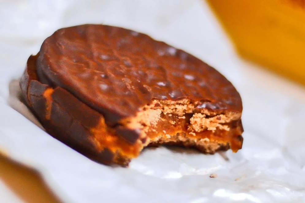 Prohíben la venta de un popular alfajor, un turrón y galletitas