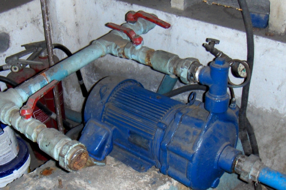 ¿Cuánto se tarda en reparar una bomba de agua? 
