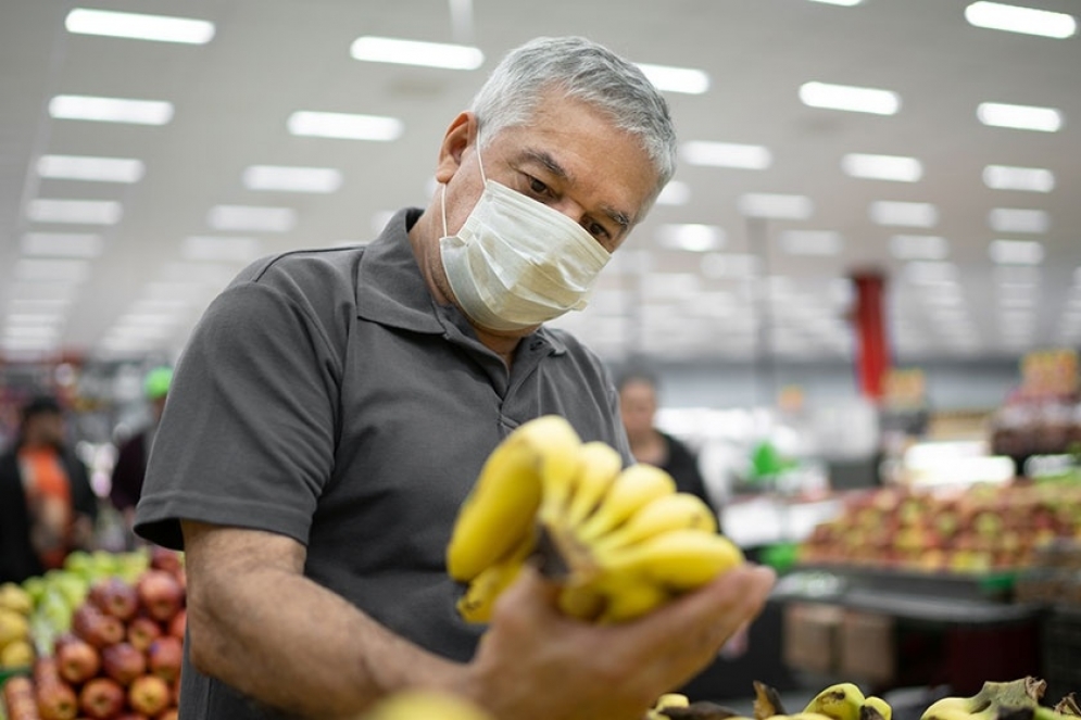 Los supermercados podrán abrir hasta las 17 los sábados.
