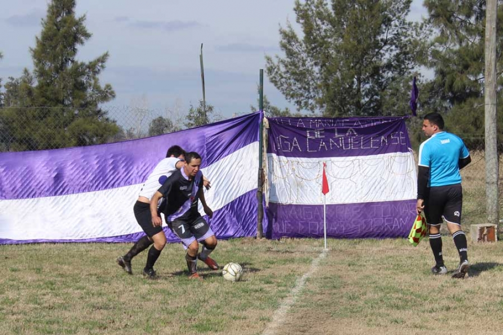 Villa María goleó en un partido clave.