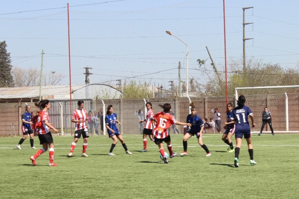 El primer clásico femenino se disputó en el Arín.