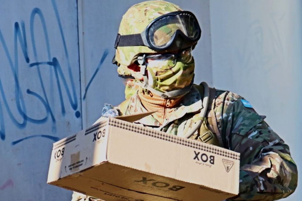 Los soldados del Regimiento de Magdalena colaboraron en la distribución.