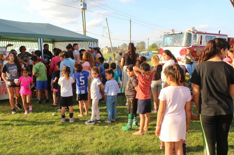 Los niños y niñas accedieron a una merienda.