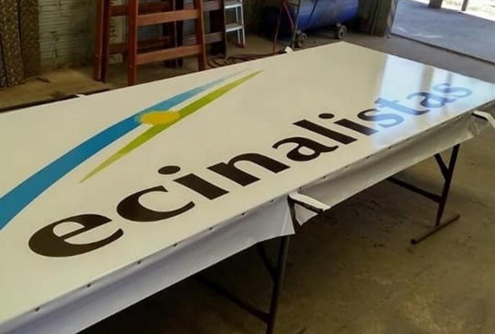 El cartel para el nuevo local ya se encuentra en construcción. 