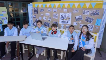 Alumnos de la Escuela N&deg;27 montaron un streaming con eje en el Golpe de Estado de 1976