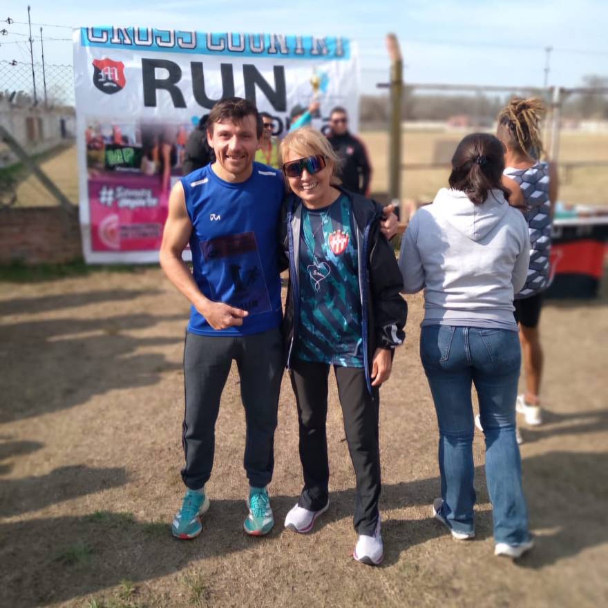 Atletismo: Mirta Domínguez y Facundo Torres se destacaron en Lobos