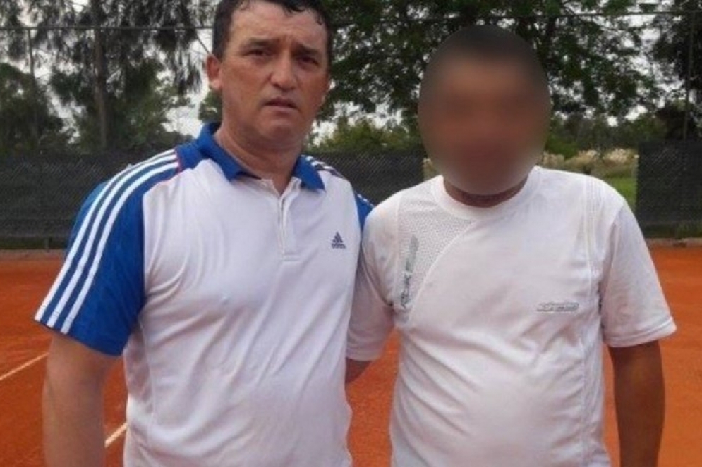 Dorado, de 55 años, se recupera de las lesiones en su casa.