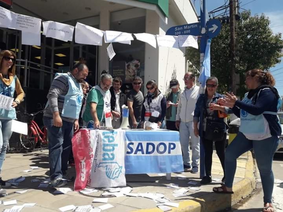 Se realizó un Papelazo Docente