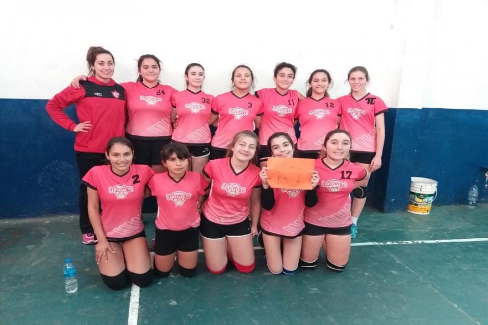 Sub 15 Damas. Abajo (de derecha a izquierda): Luana Jaime, Camila Conde, Lucila Bava, Morena Casco y Valentina Díez. Arriba (de derecha a izquierda): Delfina Fabiano, Jazmín Pautasso, Juana Depaoli, Catalina López, Paloma Hergenrether, Virginia Montovio y Camila Ponce (DT).