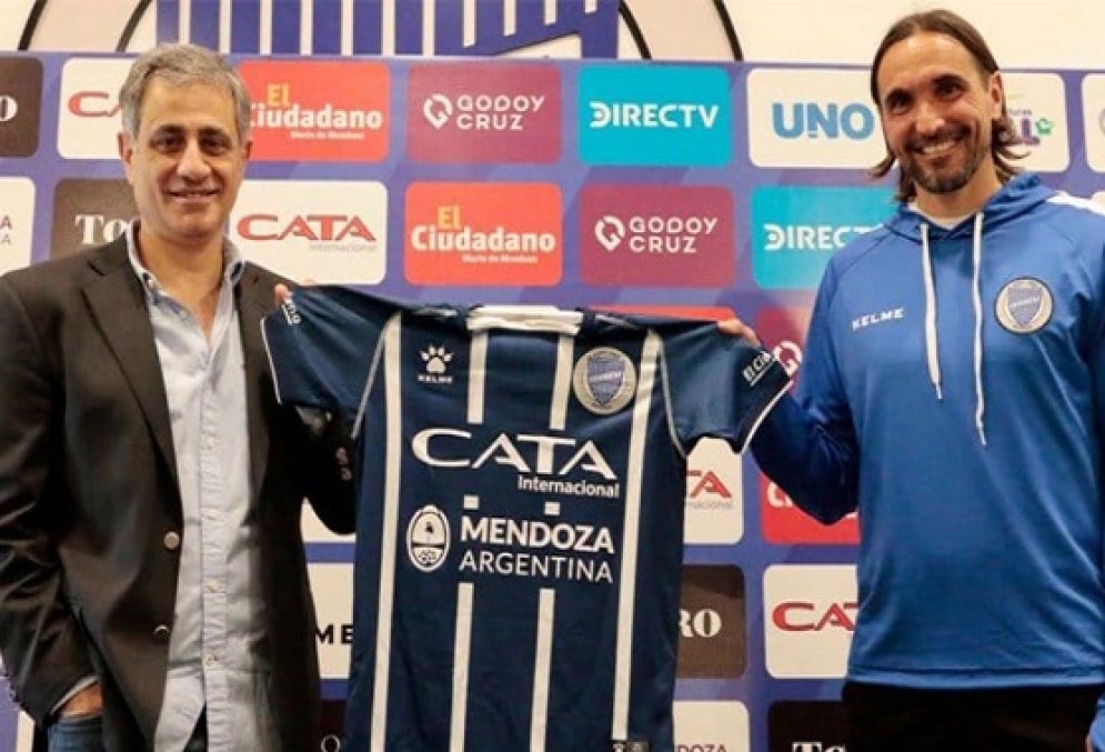 Martínez en su presentación como DT de Godoy Cruz. 