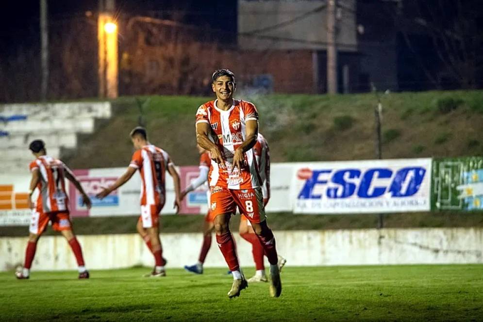 Goleador. Aaron Barquett en su noche soñada. (FOTO: David Nieva).