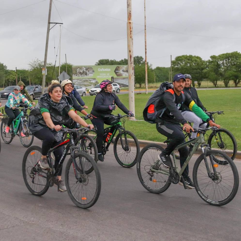 Cada vez más gente utiliza la bici como actividad deportiva.