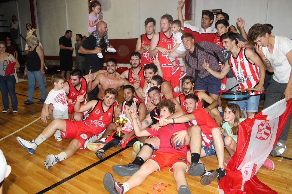 Los jugadores del Rojo festejando su título. 