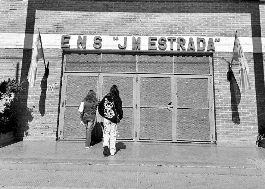 Profundo dolor por la muerte de un estudiante de la Escuela Estrada ...