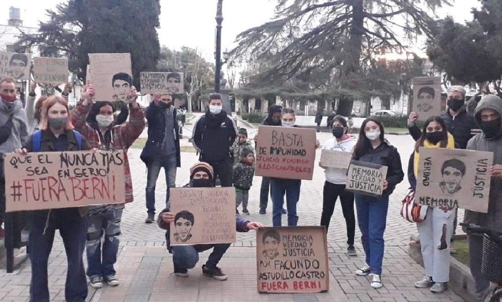 Se movilizaron por Avenidad Libertad y concluyeron en la Plaza San Martín.