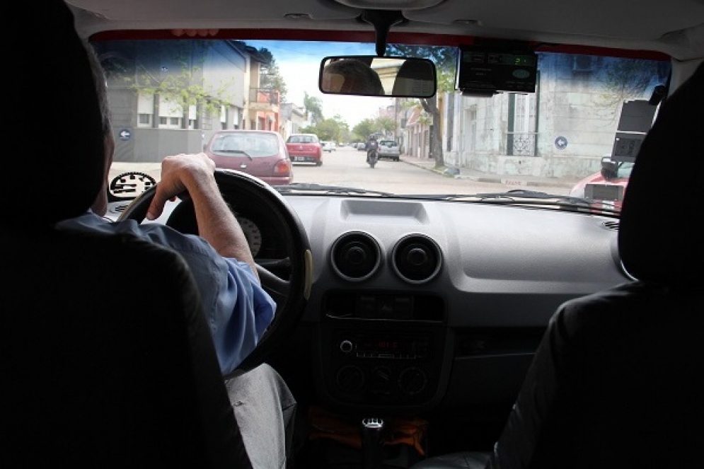 El pasajero del remis deberá viajar con un permiso de circulación.