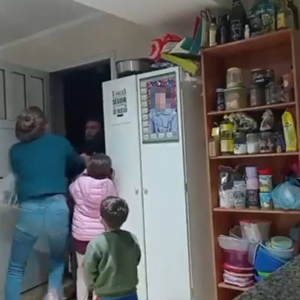 Captura del video que expone la agresión.
