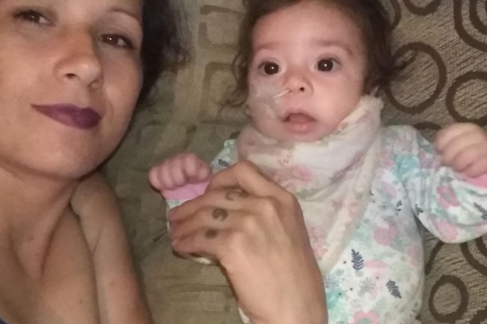 Danira junto a su mamá. 