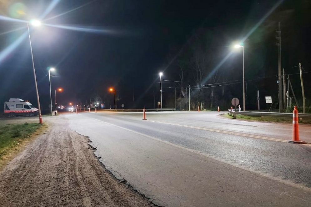 Las nuevas luces, alumbrando el acceso por Uruguay.