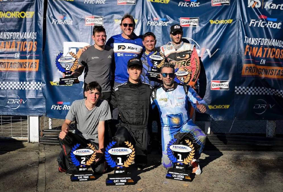 Cuarenta (abajo a la der.) se prepara con todo.