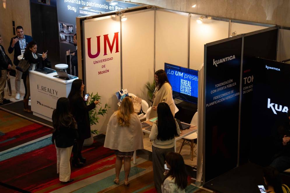 El stand de la casa de estudios.