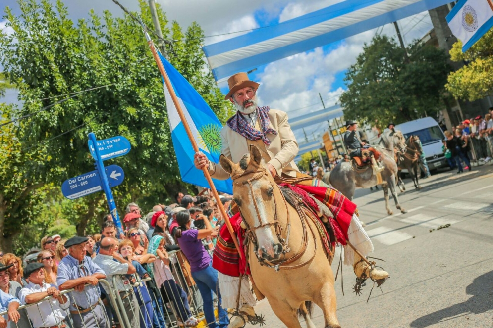 Los jinetes y carruajes desfilarán por Av. Libertad, entre Florida y Belgrano.
